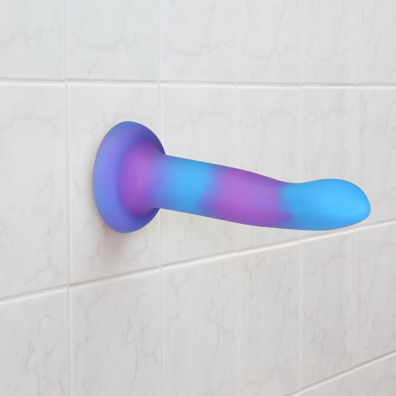 Фалоімітатор, що світиться в темряві ADDICTION - Rave - 8" Glow in the Dark Dildo - Blue Purple