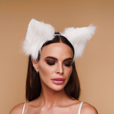 Пухнасті котячі вуха, Білі OKOVA