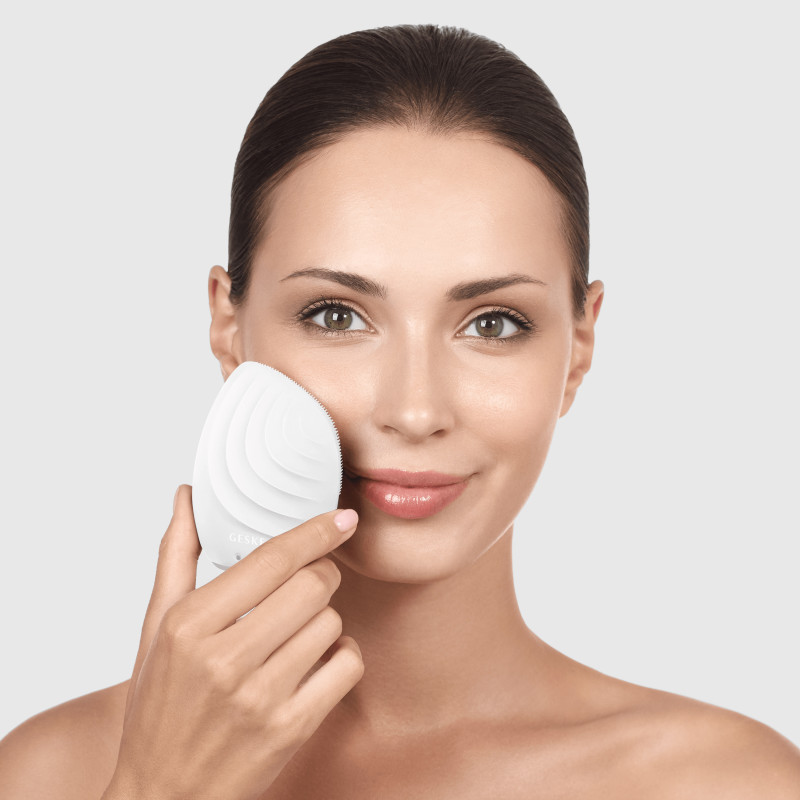 Електронна ультразвукова щітка для обличчя GESKE Sonic Facial Brush 5 в 1 white