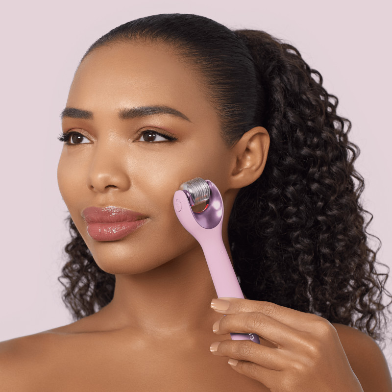 Електронний ролер для обличчя з мікроголками GESKE MicroNeedle Face Roller pink