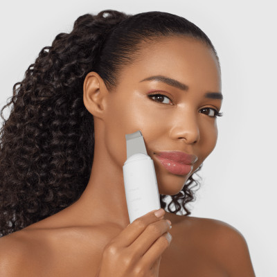 Мікрострумовий скрабер для шкіри та усунення чорних точок GESKE MicroCurrent Skin Scrubber&Blackhead Remover 9 в 1 white