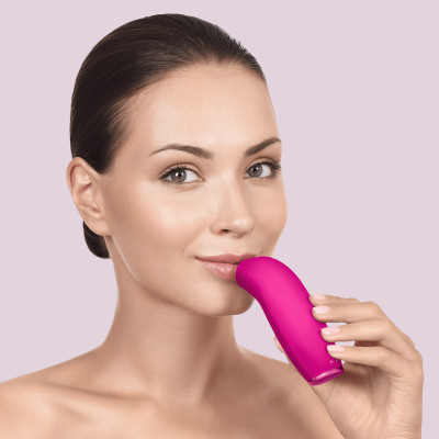 Пристрій для збільшення об'єму губ GESKE Lip Volumizer&Booster magenta