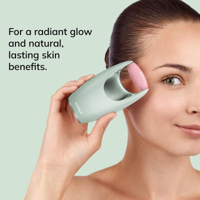 Ролер-масажер для обличчя з рожевим кварцом GESKE SmartAppGuided Rose Quartz Roller 5in1 green