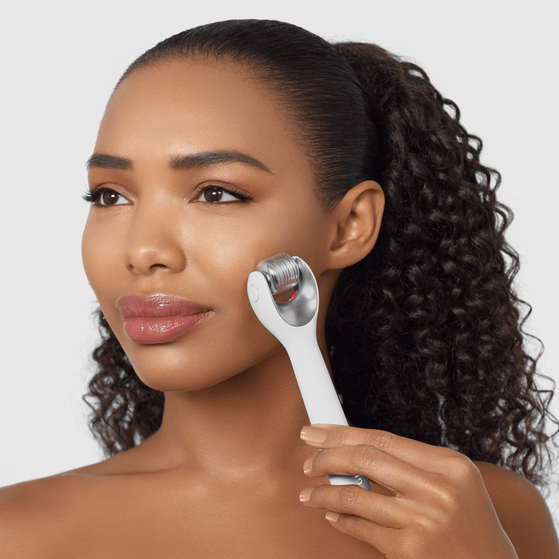 Електронний ролер для обличчя з мікроголками GESKE MicroNeedle Face Roller 9 в 1 white