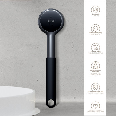 Звукова світлодіодна щітка для всього тіла GESKE Sonic LED Full-Body Brush&Intensive Exfoliator black