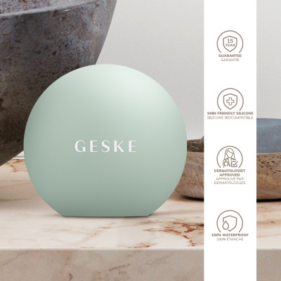 Пристрій для збільшення обʼєму губ GESKE Lip Volumizer&Booster 4 в 1 Small green