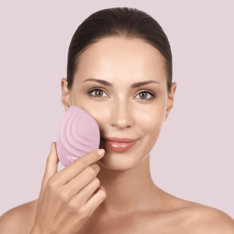 Електронна ультразвукова щітка для обличчя GESKE Sonic Facial Brush pink