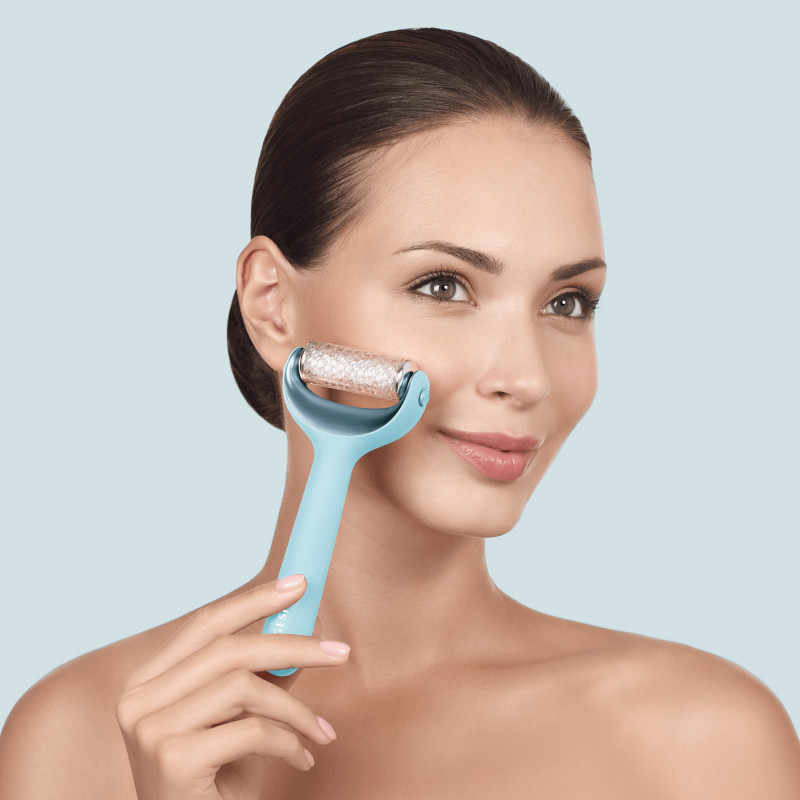 Електронний ролер для обличчя та тіла з мікроголками GESKE MicroNeedle Face&Body Roller 8 в 1 turquoise