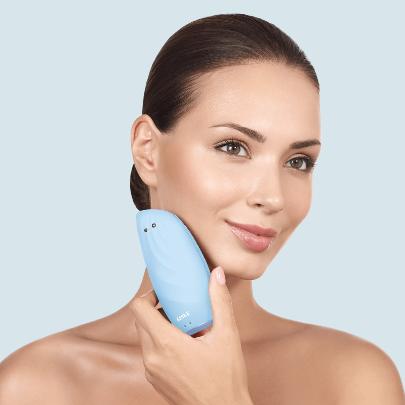 Очищувальна щітка для обличчя GESKE Sonic Thermo Facial Brush&Face-Lifter 8 в 1 aquamarine
