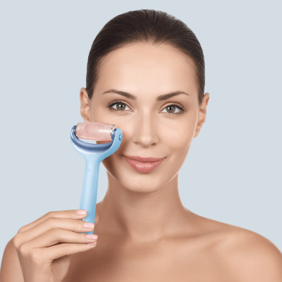 Ролер для голкової мезотерапії обличчя та тіла GESKE MicroNeedle Face&Body Roller 9 в 1 aquamarine