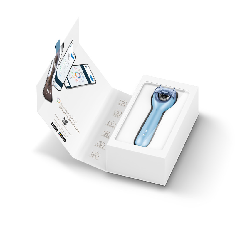 Електронний ролер для обличчя з мікроголками GESKE MicroNeedle Face Roller aquamarine