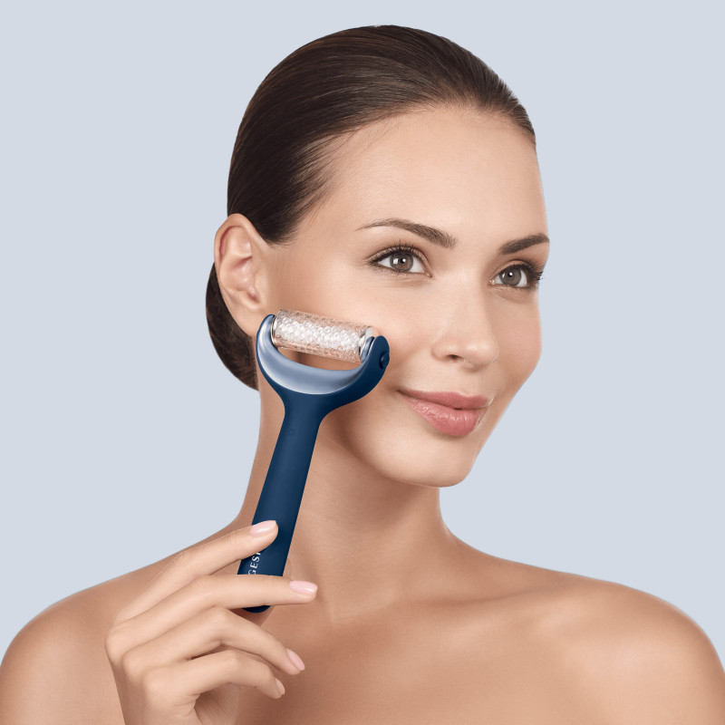 Електронний ролер для обличчя та тіла з мікроголками GESKE MicroNeedle Face&Body Roller 8 в 1 midnight