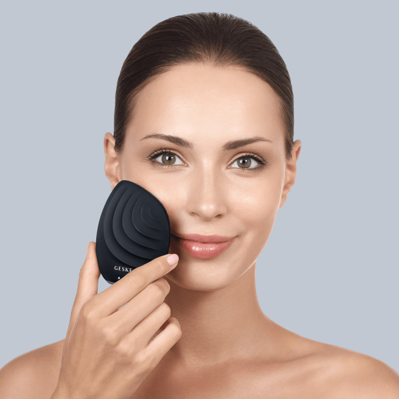 Електронна ультразвукова щітка для обличчя GESKE Sonic Facial Brush 5 в 1 black