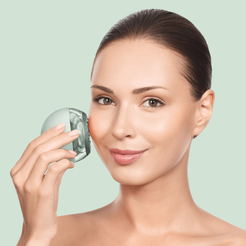 Масажер для підтяжки шкіри обличчя GESKE Anti-aging Skin Tightener 6 в 1 green