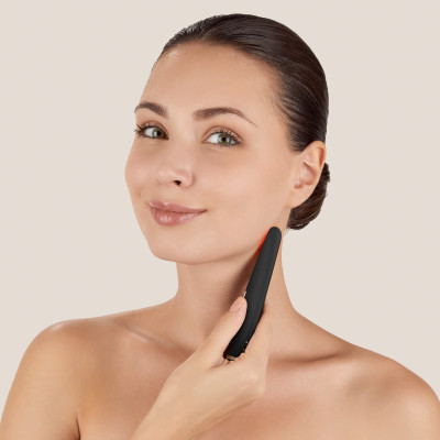 Пристрій для зміцнення і тонізації шкіри обличчя GESKE Skin Firming Wand gray