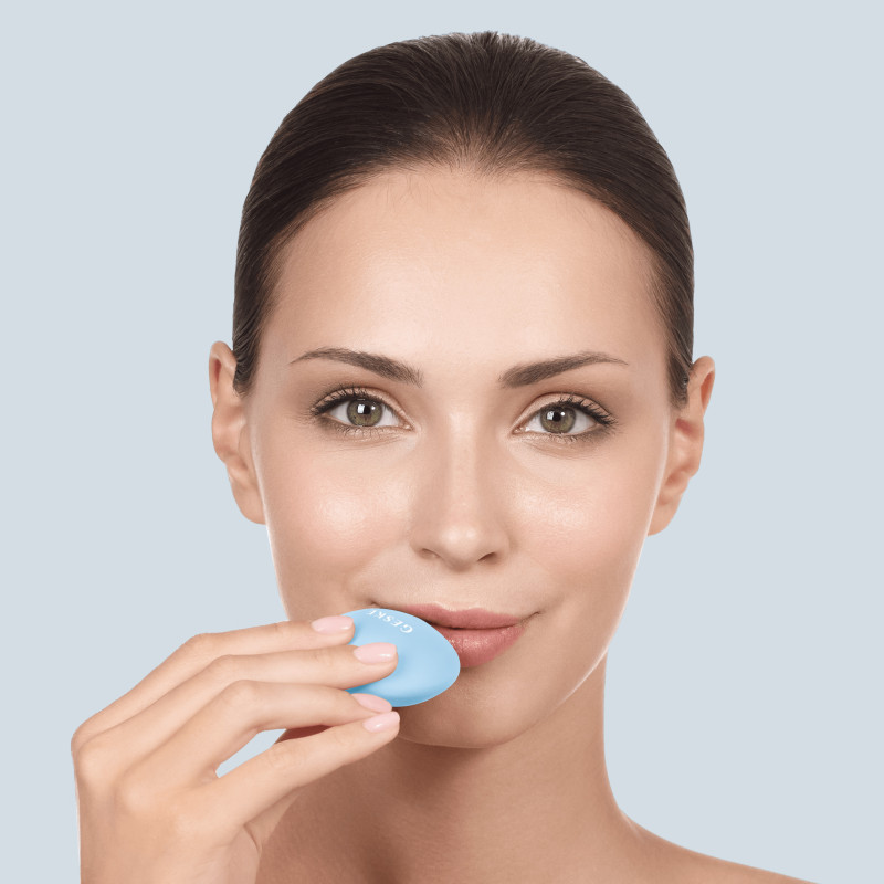 Пристрій для збільшення обʼєму губ GESKE Lip Volumizer&Booster 4 в 1 Small aquamarine