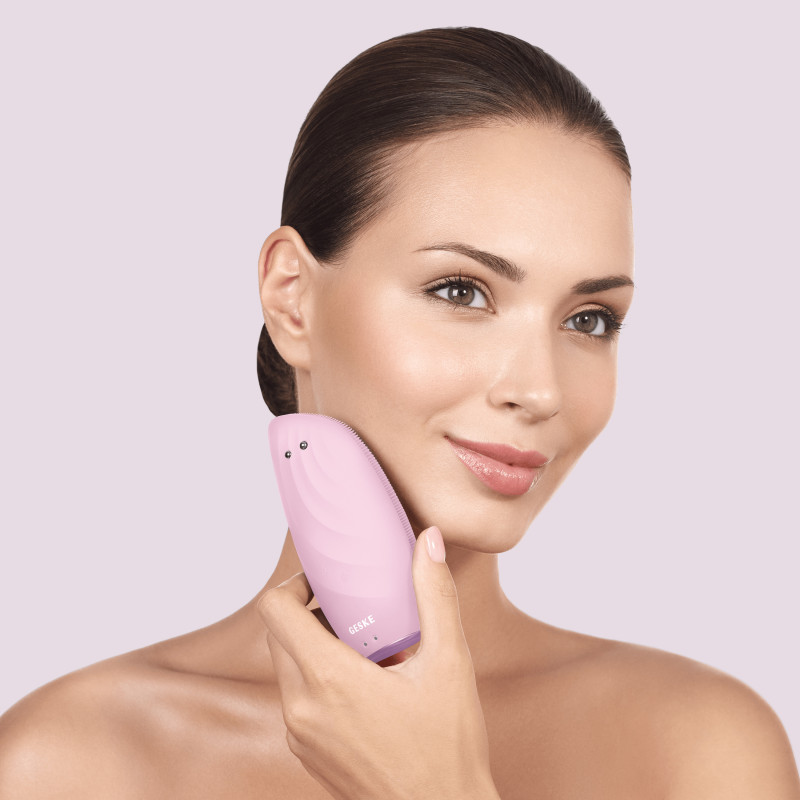 Очищувальна щітка для обличчя GESKE Sonic Thermo Facial Brush&Face-Lifter pink