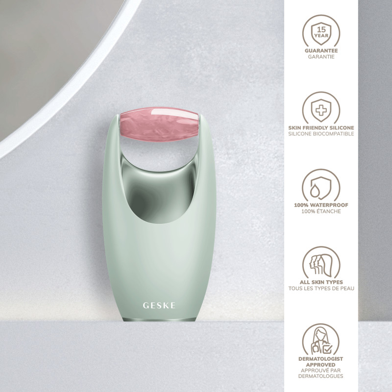 Ролер-масажер для обличчя з рожевим кварцом GESKE SmartAppGuided Rose Quartz Roller 5in1 green